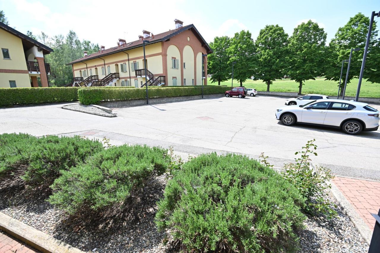 Aura Loving Home Con 4 Posti Letto, Cucina Completa, Terrazzo Ed Un Grande Parco Verde Serravalle d'Asti Exterior photo