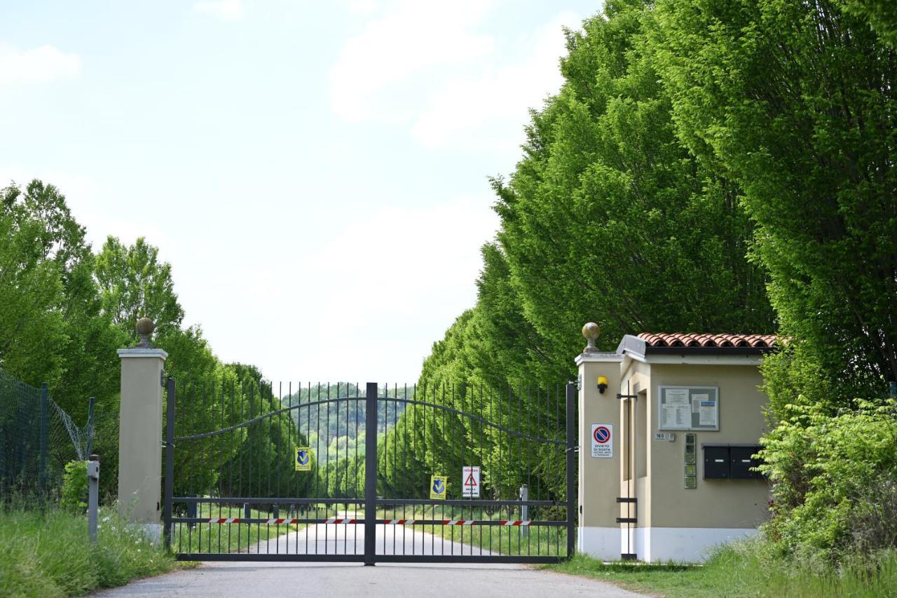 Aura Loving Home Con 4 Posti Letto, Cucina Completa, Terrazzo Ed Un Grande Parco Verde Serravalle d'Asti Exterior photo